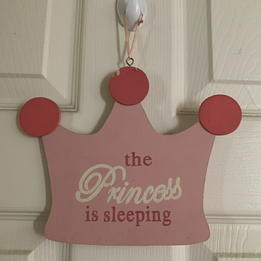 Pink Crown-Shaped Wall Hanger